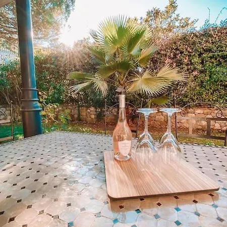 De Standing Avec Jardin Apartment *